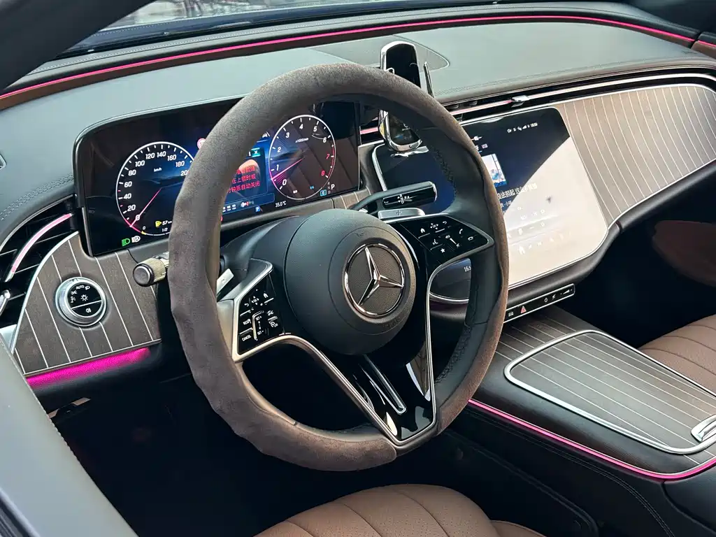 Mercedes-Benz E-Class 2025 — фото 18