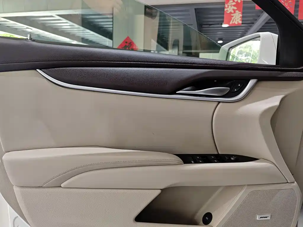 Cadillac XTS 2013 — фото 20