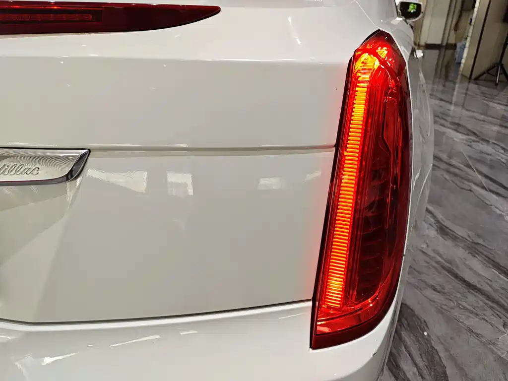 Cadillac XTS 2013 — фото 27