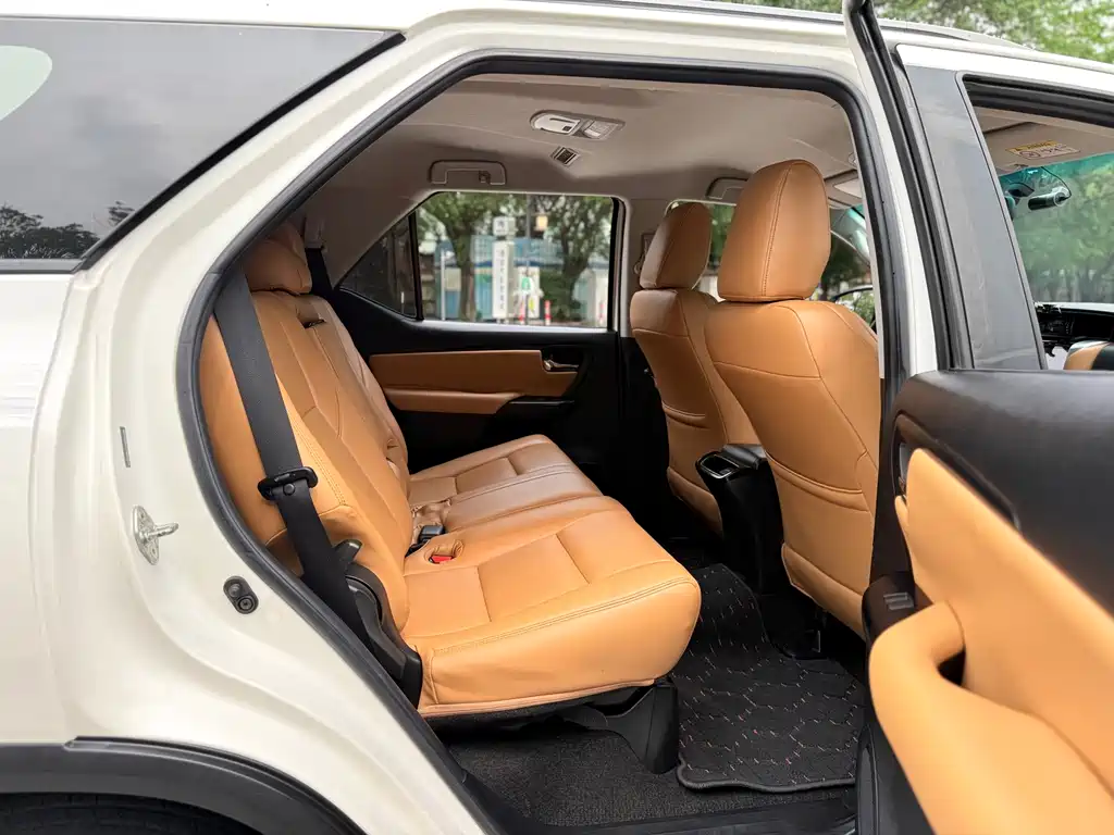Toyota Fortuner 2018 — фото 19