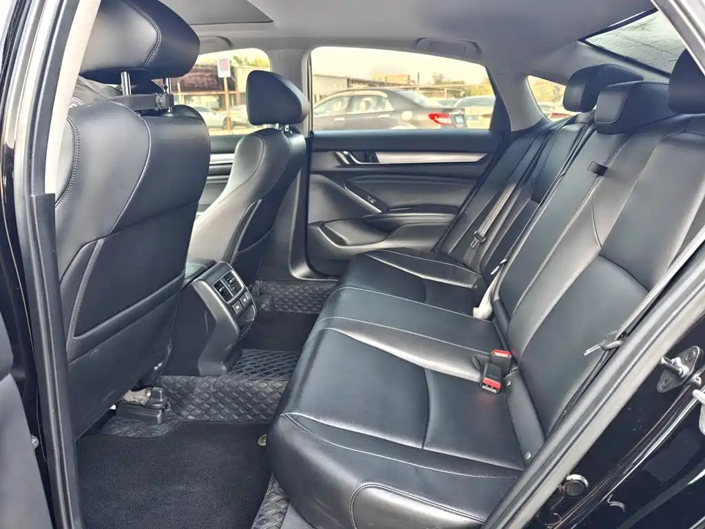 Honda Accord 2022 — фото 15