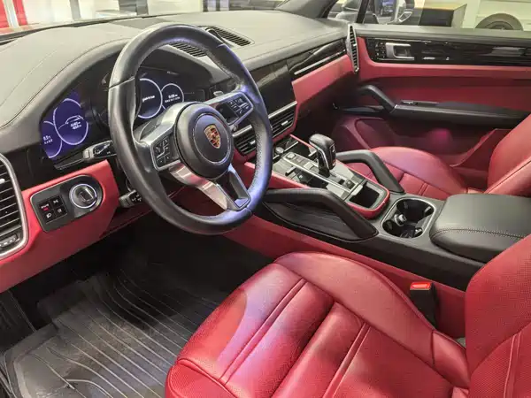 Porsche Cayenne 2022