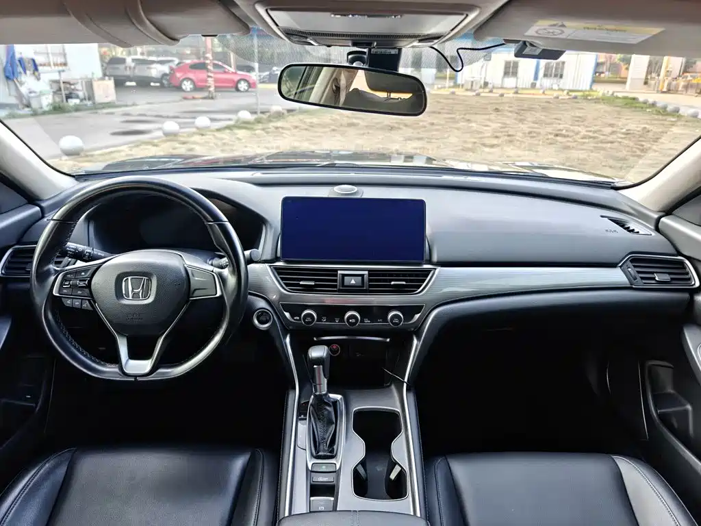 Honda Accord 2022 — фото 18