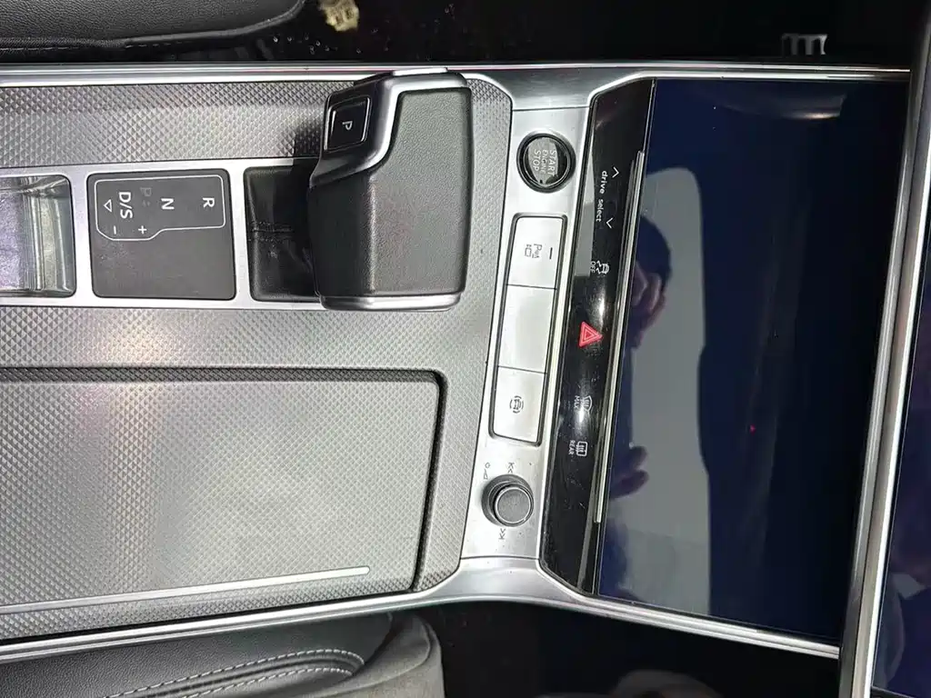 Audi A6L 2023 — фото 12