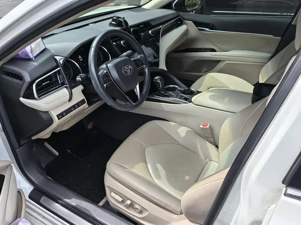 Toyota Camry 2019