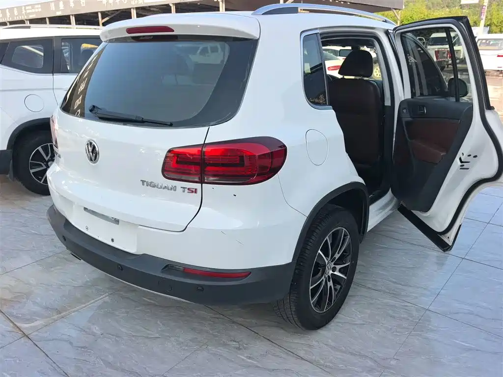 Volkswagen Tiguan 2015 — фото 11