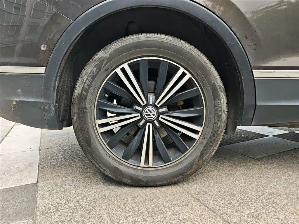 Volkswagen Tiguan L 2018 — фото 24