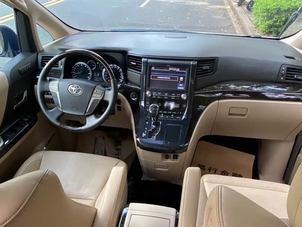 Toyota Alphard 2012 — фото 24