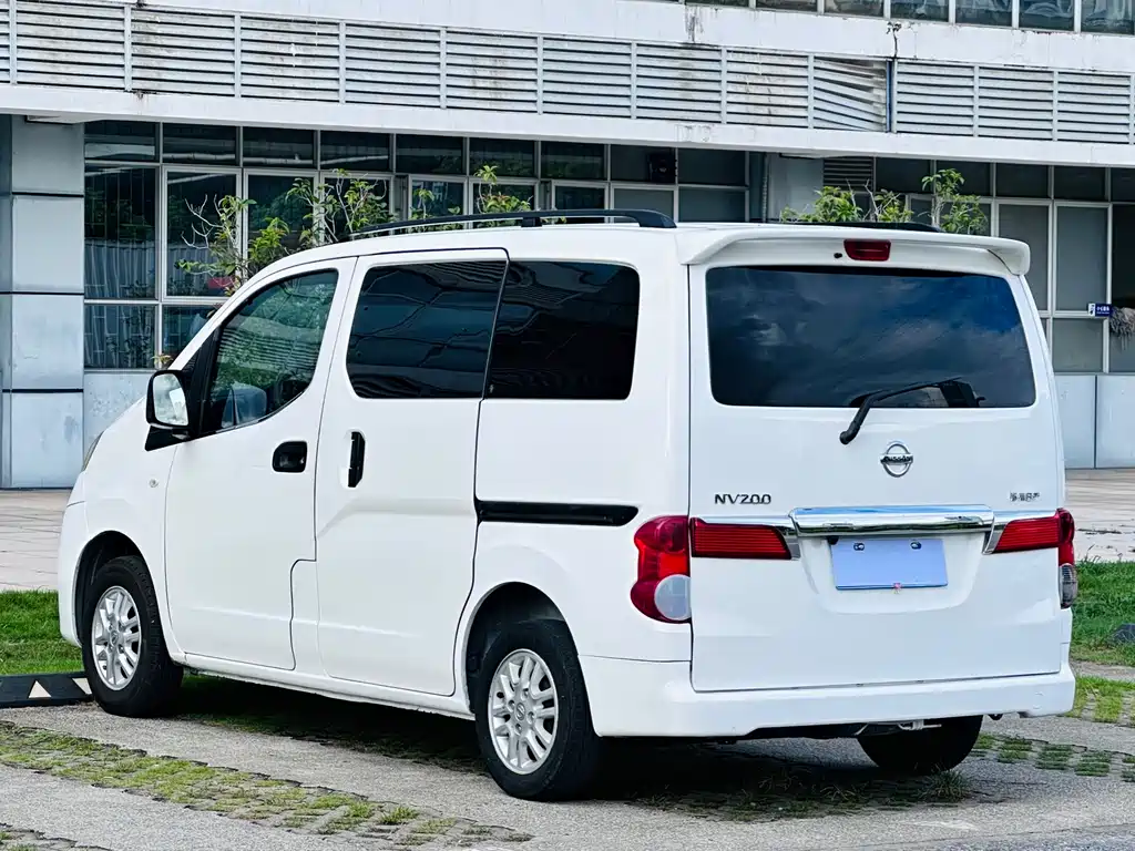 Nissan NV200 2013 — фото 12