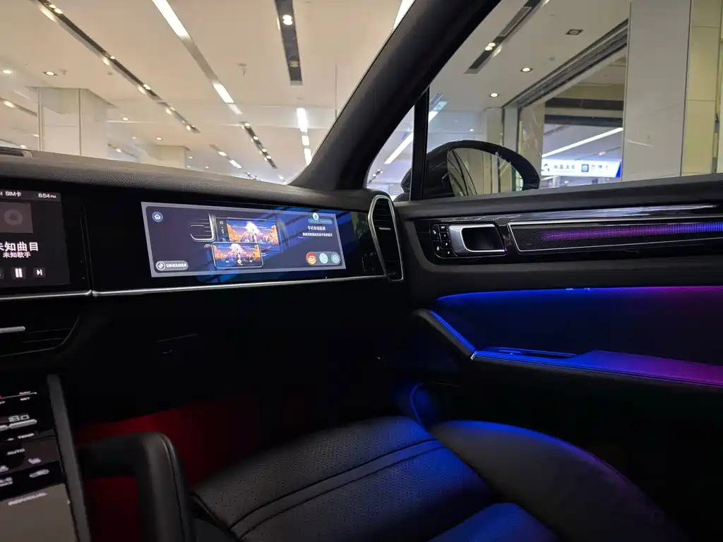 Porsche Cayenne 2019 — фото 16