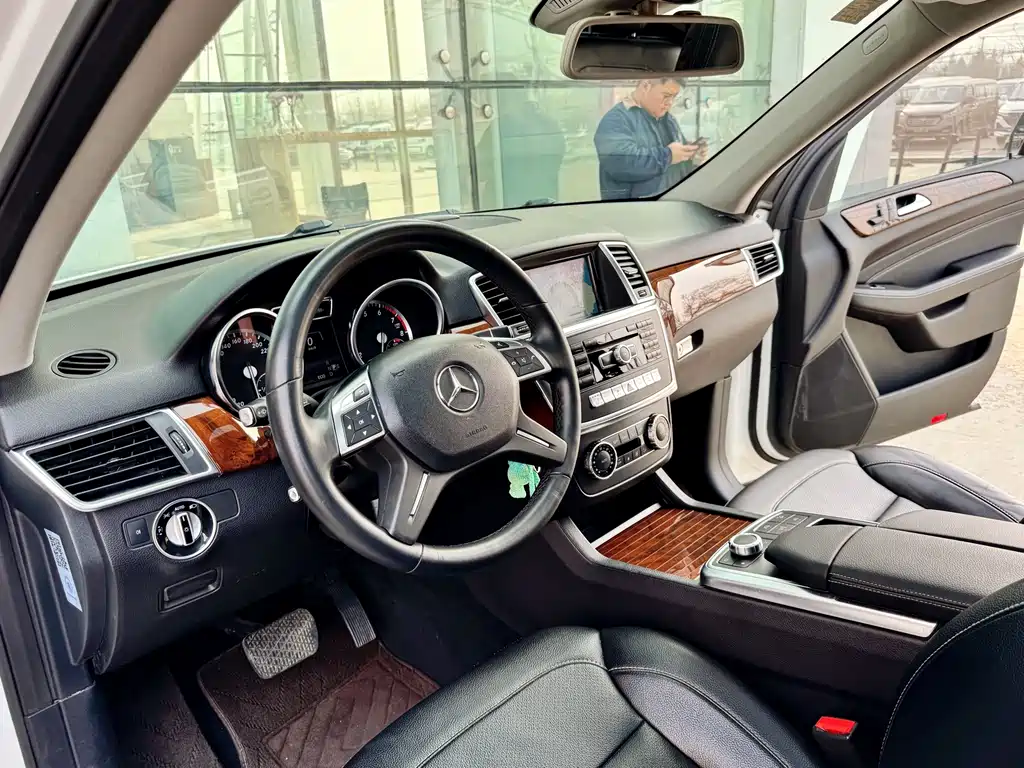 Mercedes-Benz M-Class 2015 — фото 10