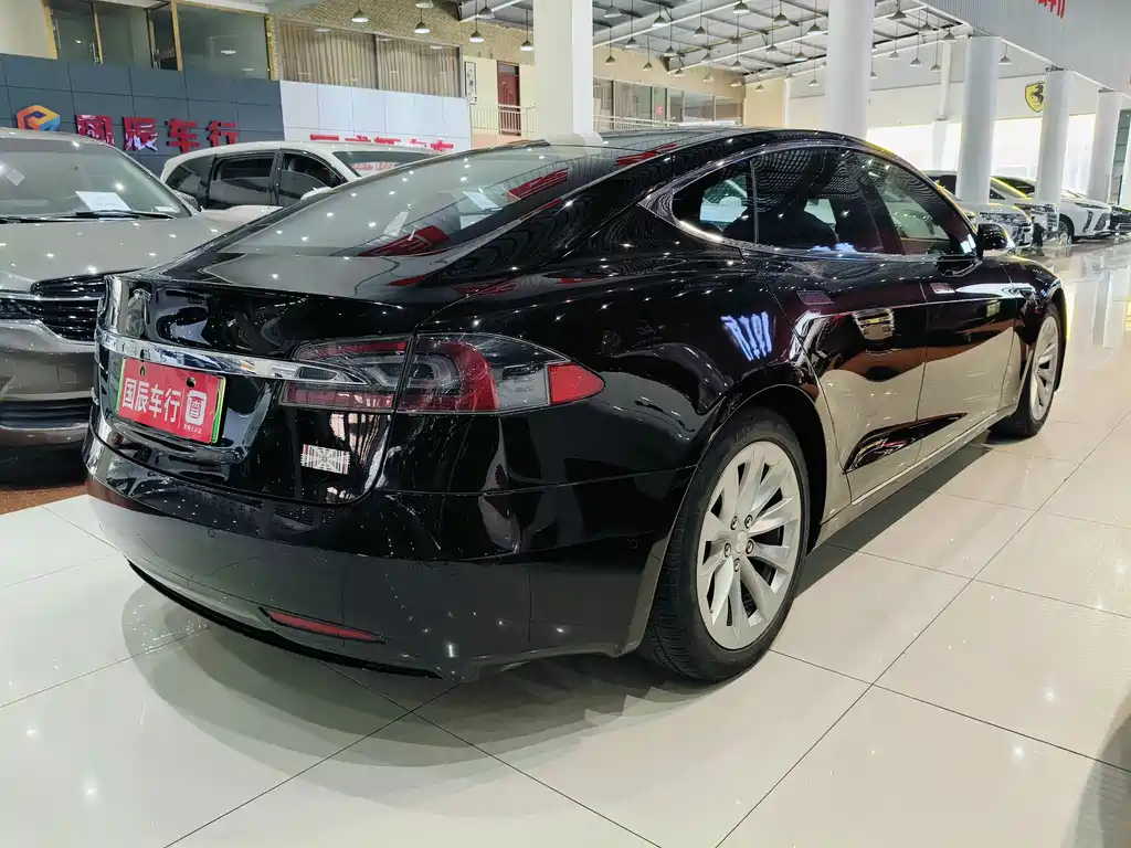 Tesla Model S 2017 — фото 6