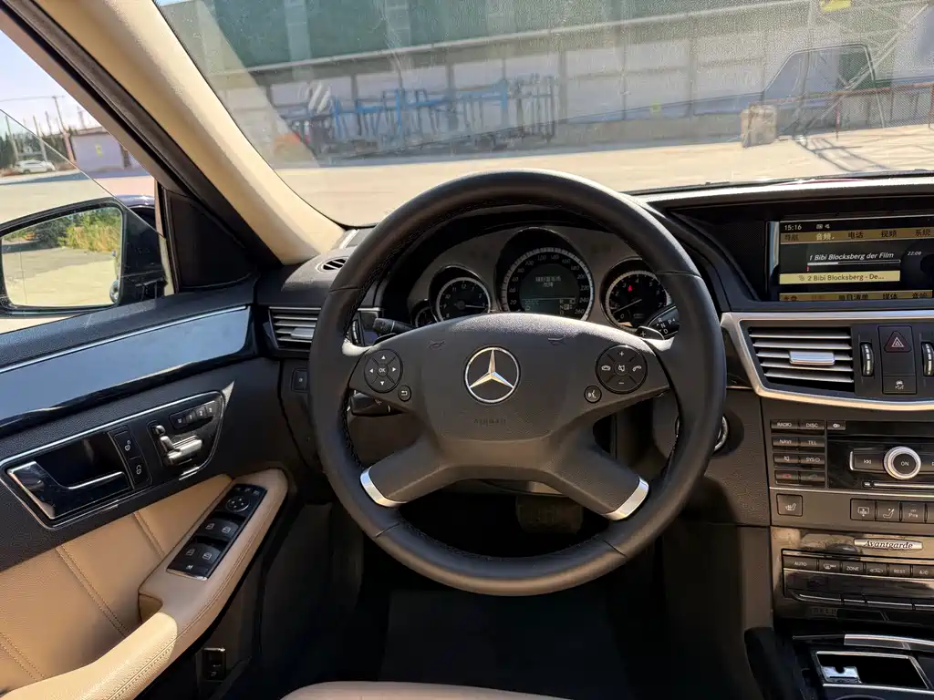 Mercedes-Benz E-Class 2010 — фото 10