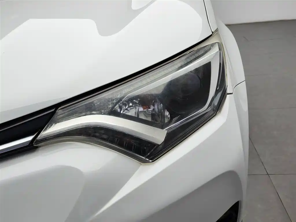 Toyota RAV4 2017