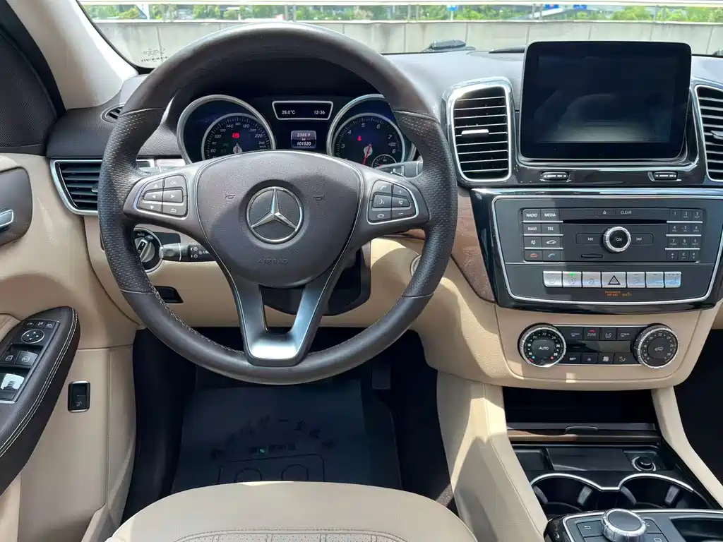 Mercedes-Benz GLE 2016 — фото 4