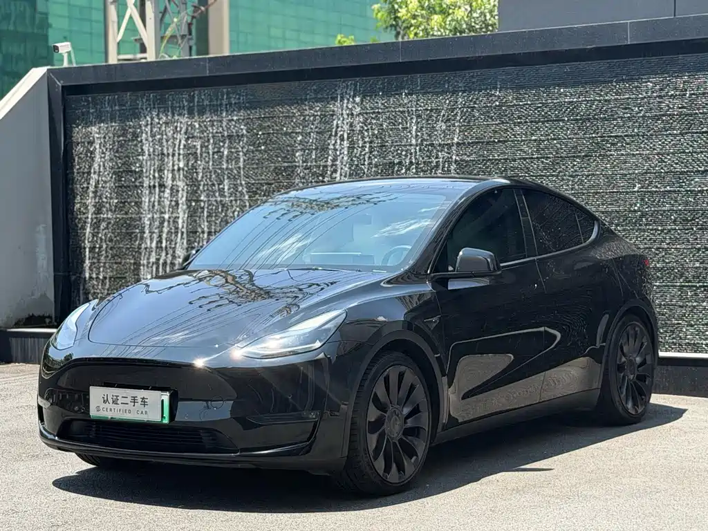 Tesla Model Y 2022 — фото 1