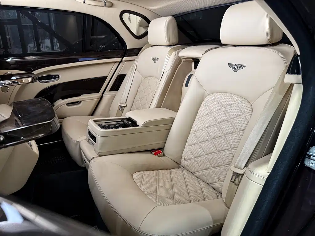 Bentley Mulsanne 2014 — фото 25