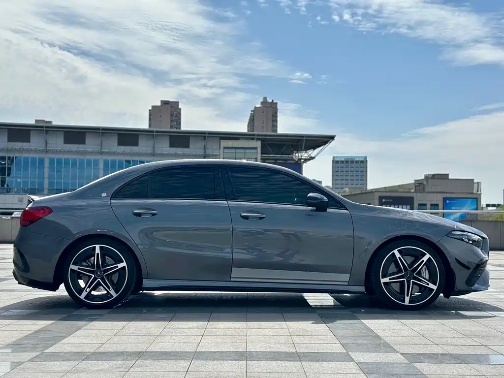 Mercedes-Benz A-Class AMG 2024 — фото 12