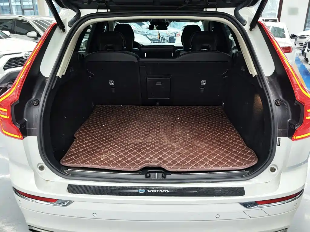 Volvo XC60 2020 — фото 19