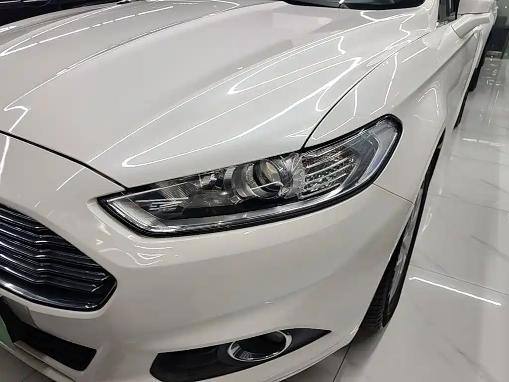Ford Mondeo 2016 — фото 24