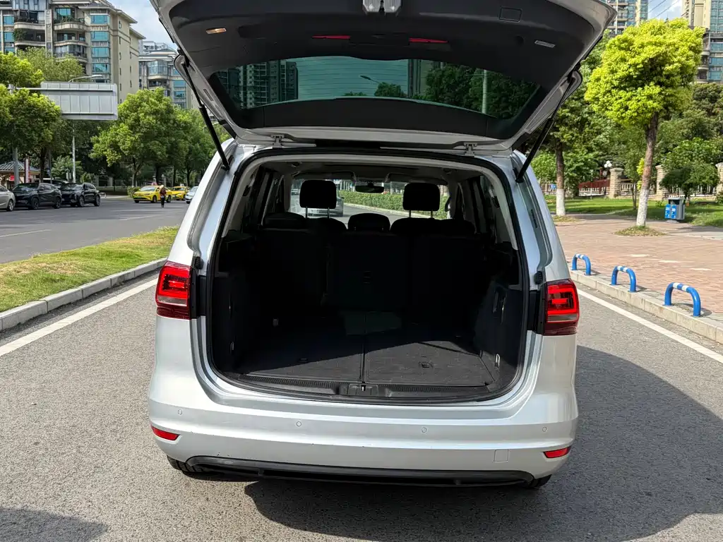 Volkswagen Sharan 2018 — фото 21
