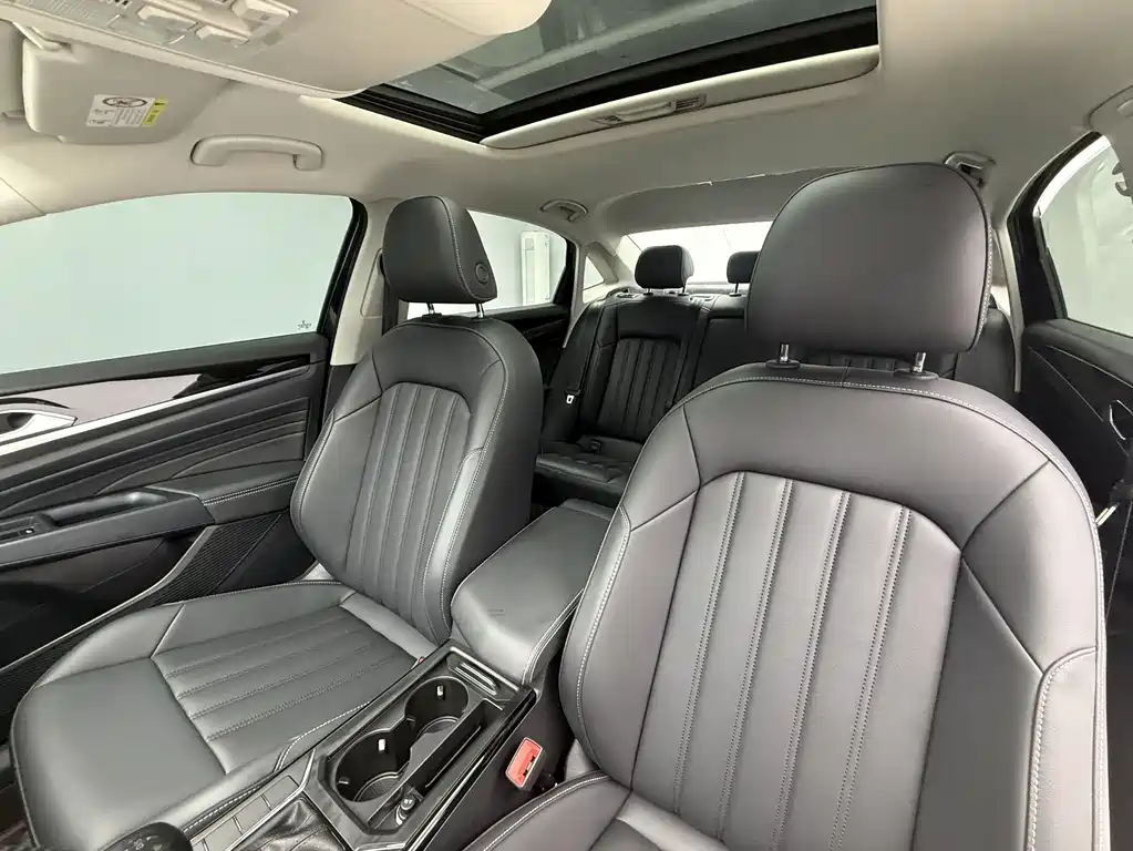 Volkswagen Passat 2023 — фото 15
