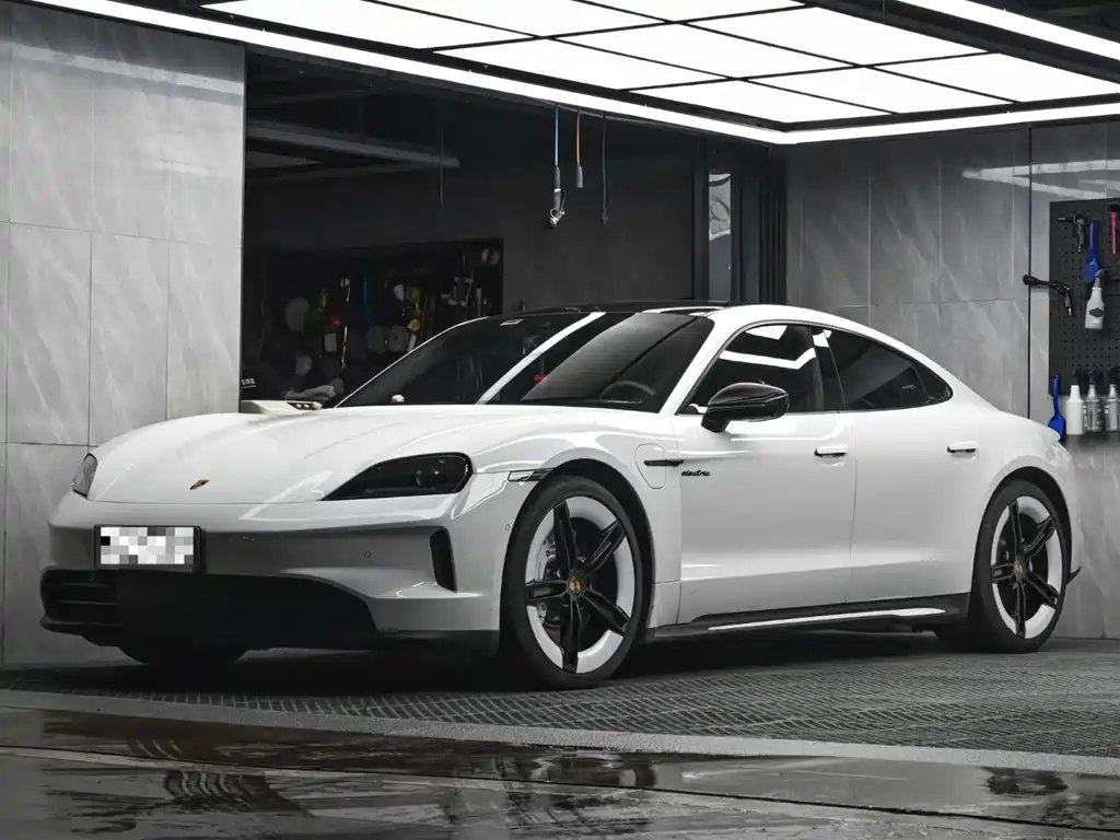 Porsche Taycan 2026 — фото 1
