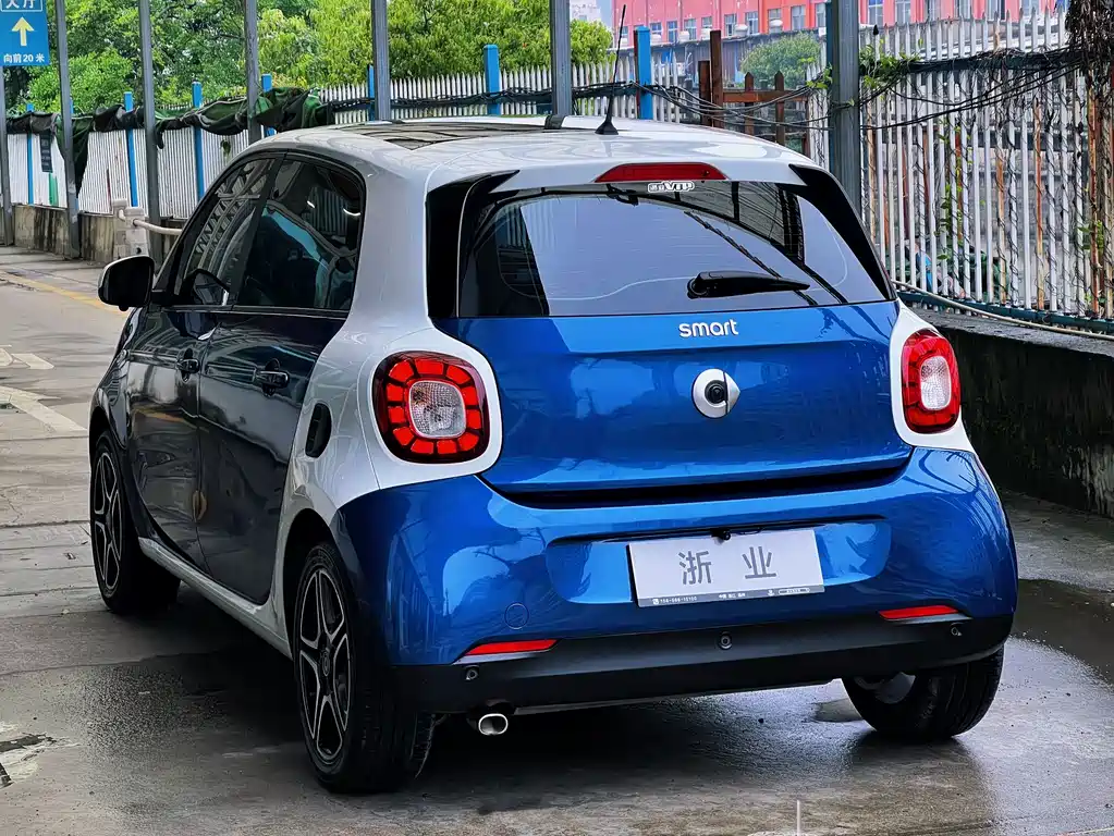 smart Forfour 2017 — фото 17