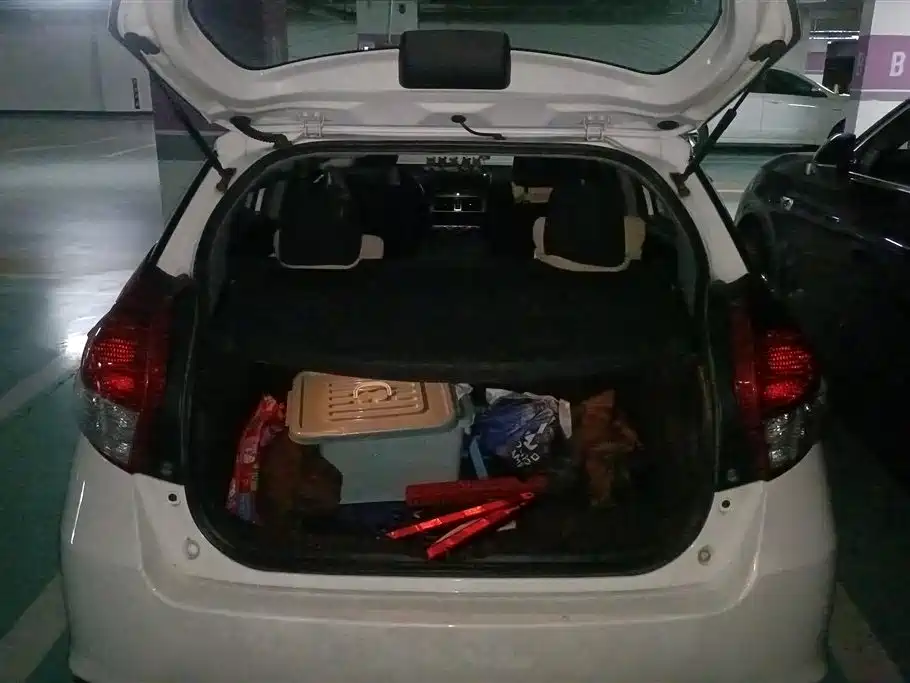 Toyota Yaris L 2014