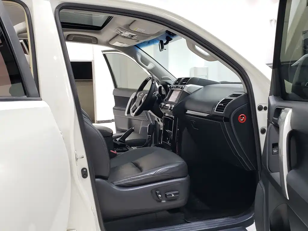 Toyota Prado 2017 — фото 17
