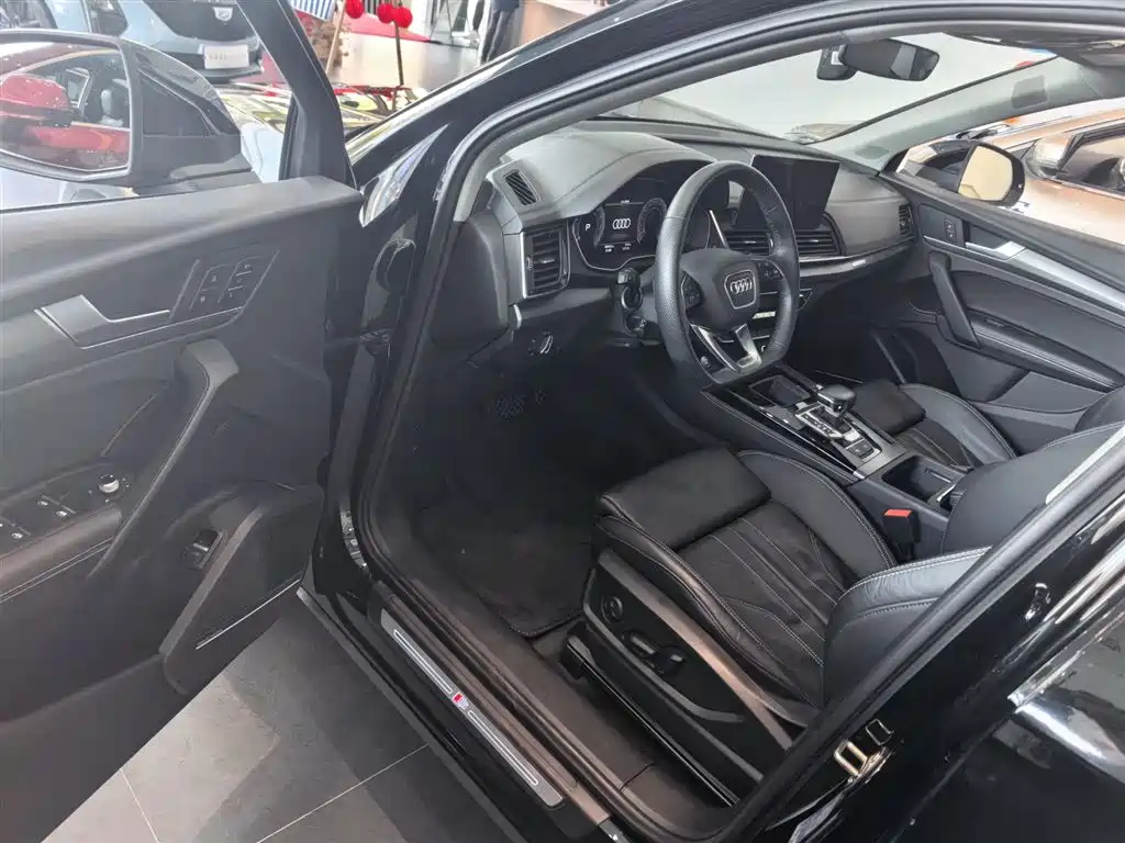 Audi Q5L 2023 — фото 13