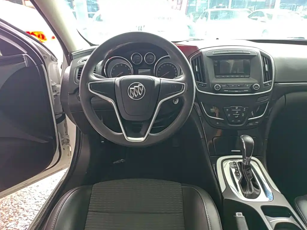 Buick Regal 2017 — фото 11