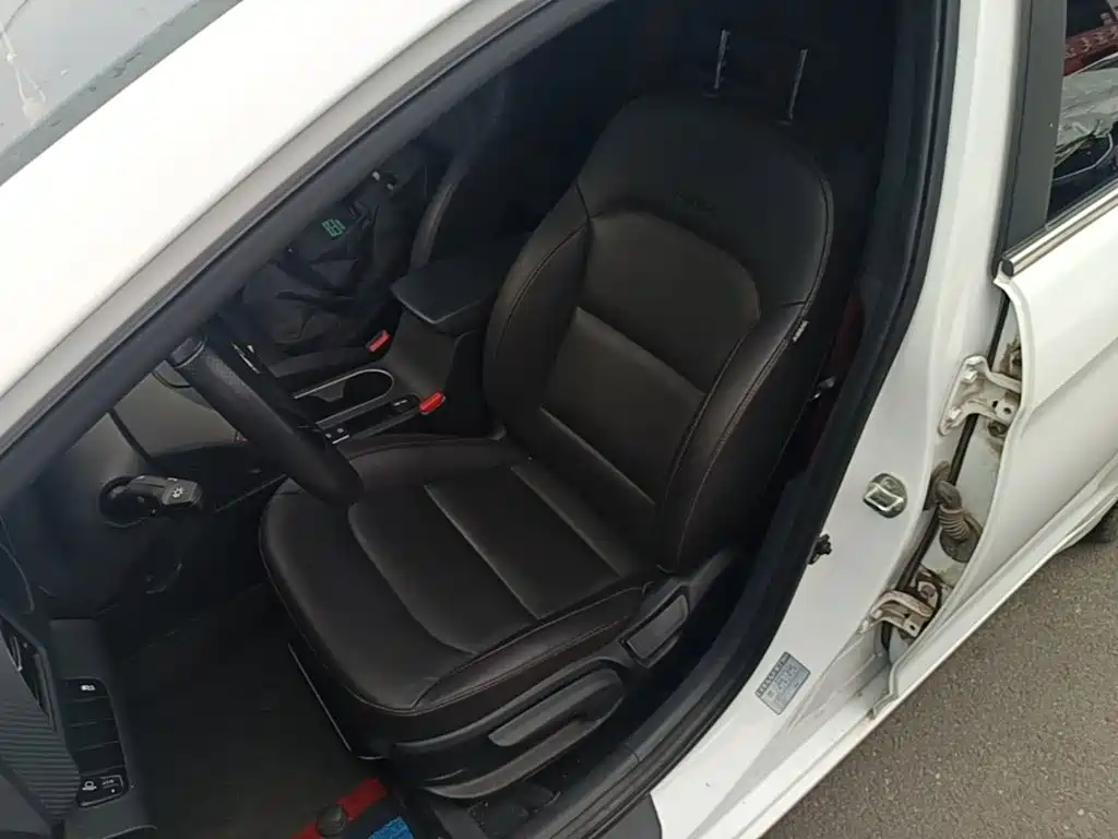 Hyundai Elantra 2020 — фото 15