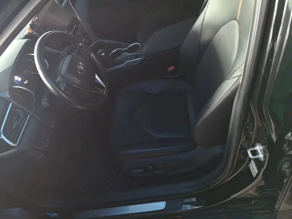 Toyota Camry 2022 — фото 15