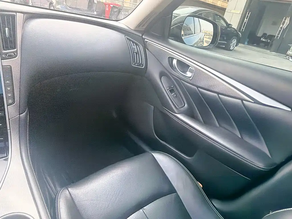 Infiniti Q50 2014 — фото 17