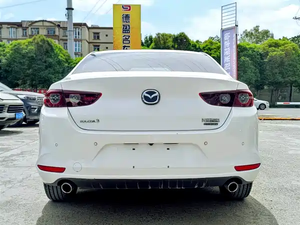 Mazda 3 Axela 2022