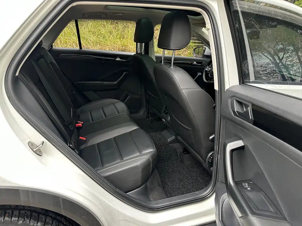 Volkswagen T-Roc 2020 — фото 12