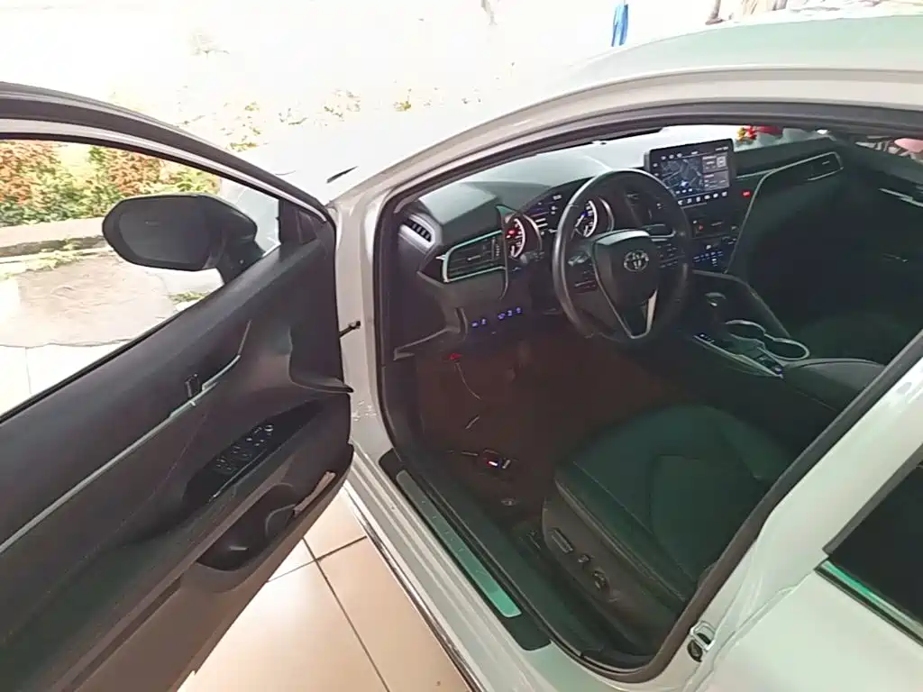 Toyota Camry 2024 — фото 16