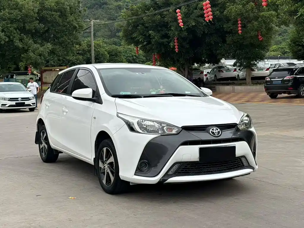 Toyota Yaris L 2019 — фото 5