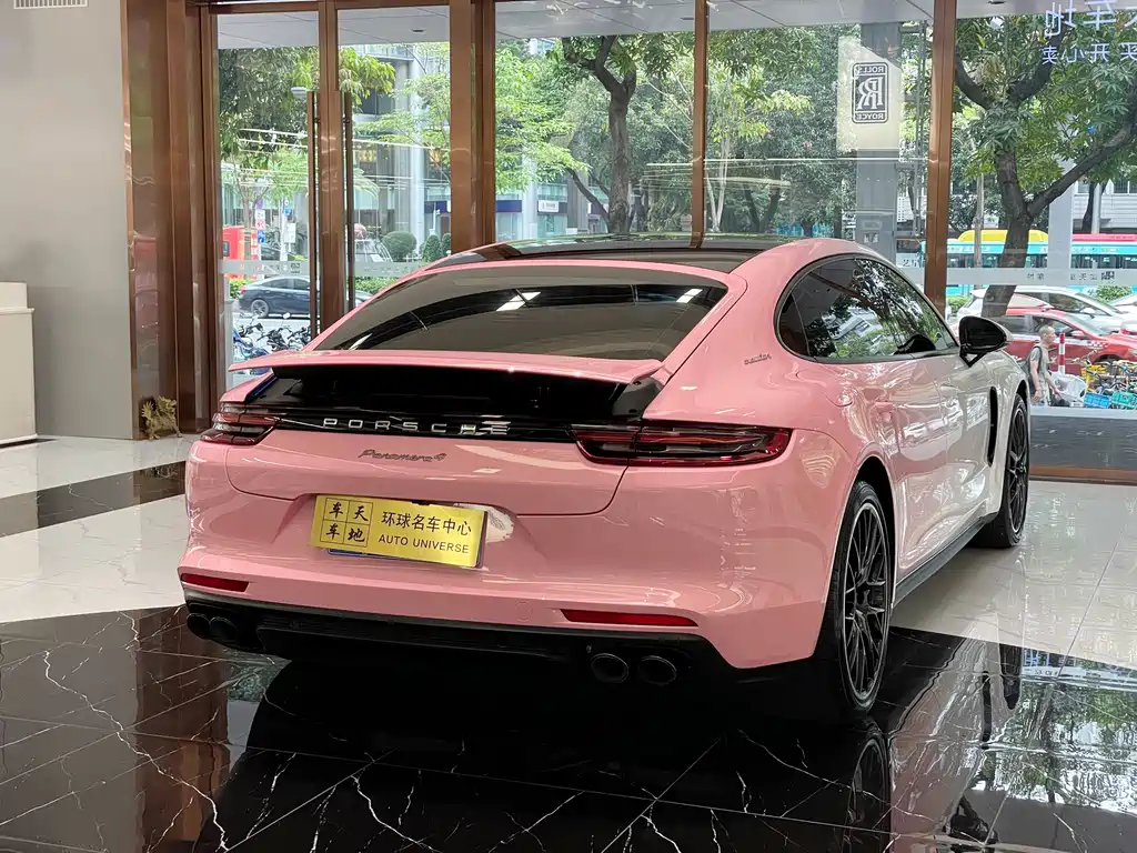 Porsche Panamera 2018 — фото 6