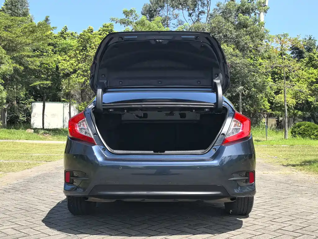 Honda Civic 2018 — фото 15