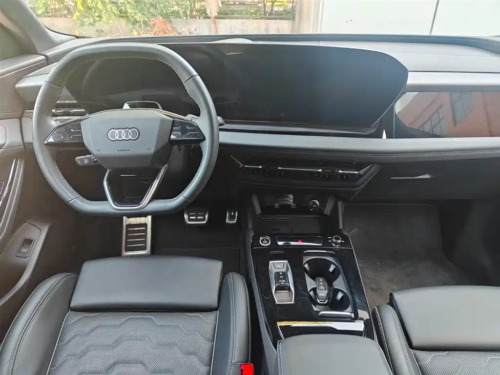 Audi Q6L e-tron 2025 — фото 6