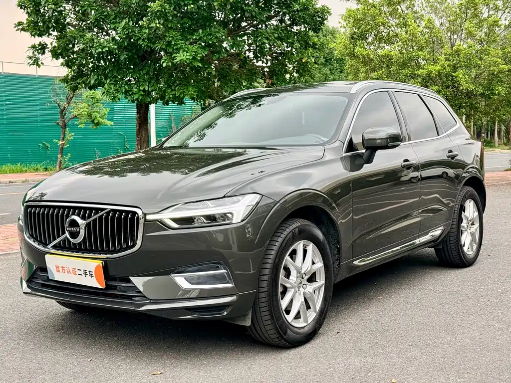 Volvo XC60 2019 — фото 1