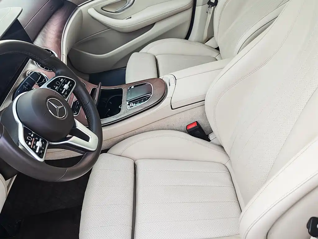 Mercedes-Benz E-Class 2019 — фото 15