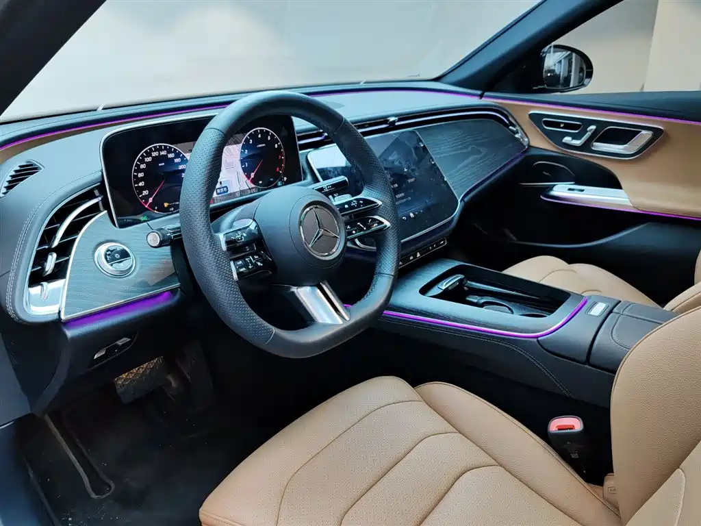 Mercedes-Benz E-Class 2024 — фото 16