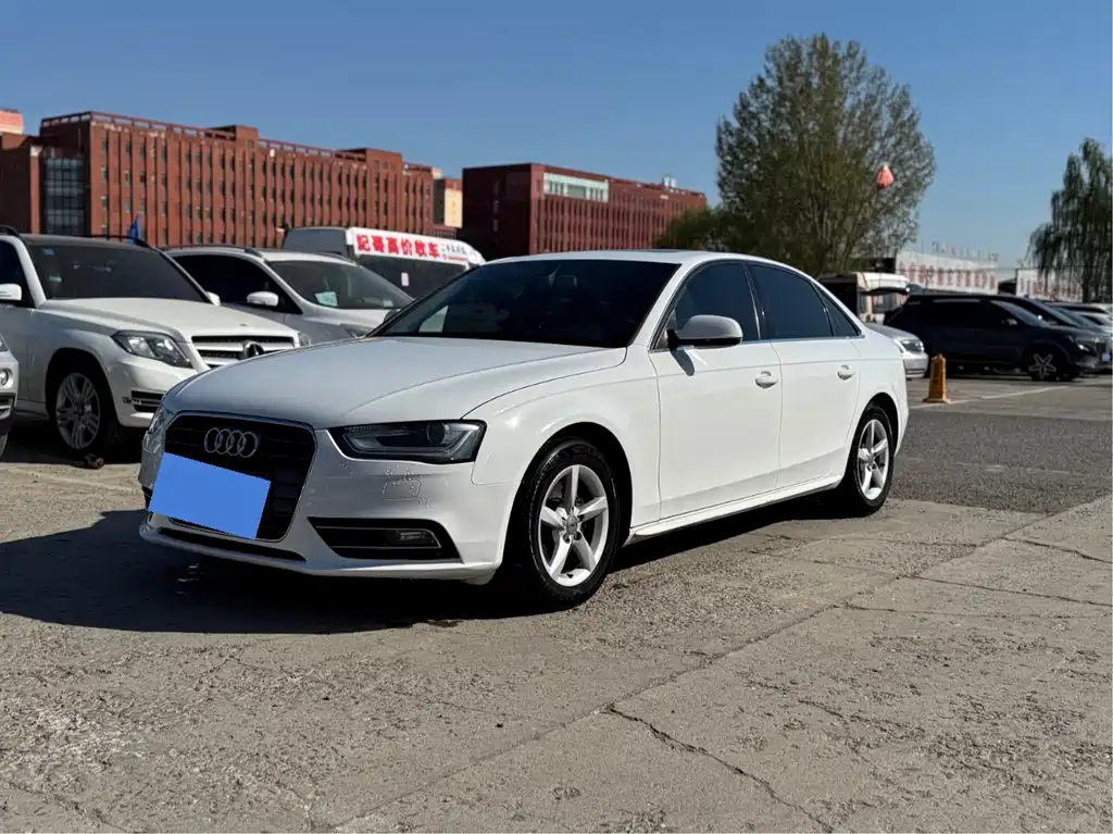 Audi A4L 2014 — фото 1