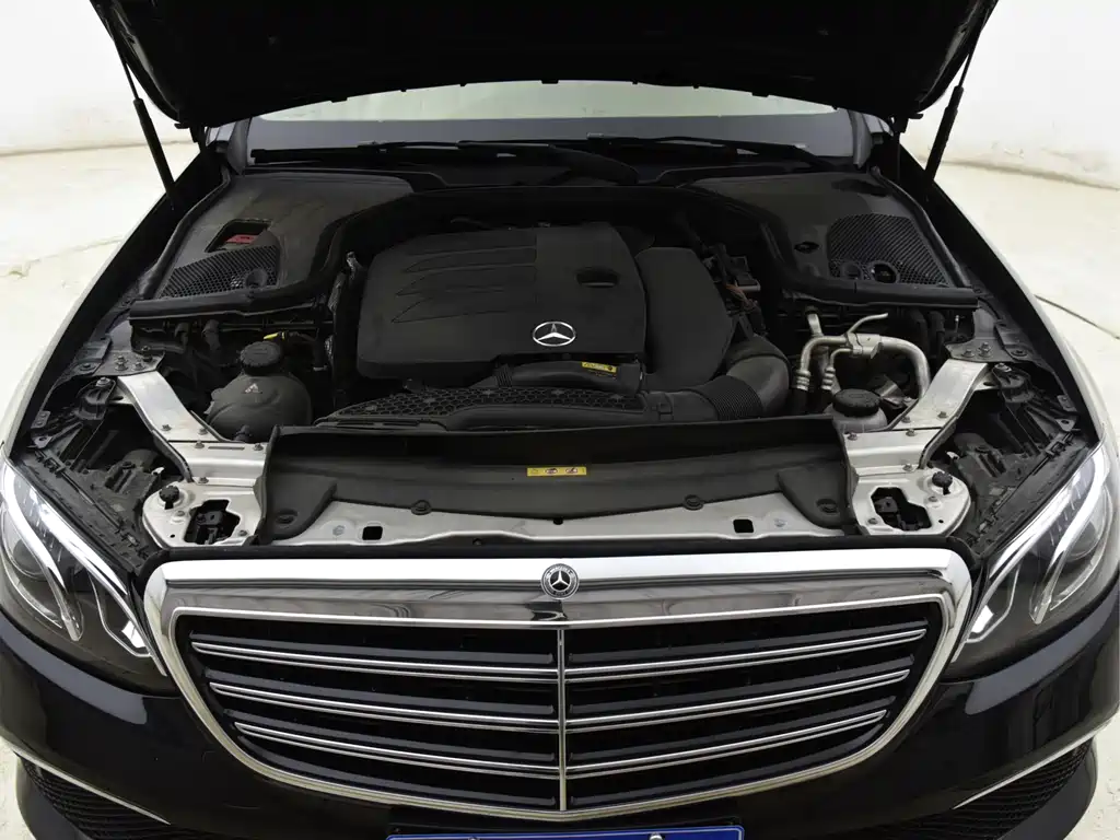 Mercedes-Benz E-Class 2019 — фото 11
