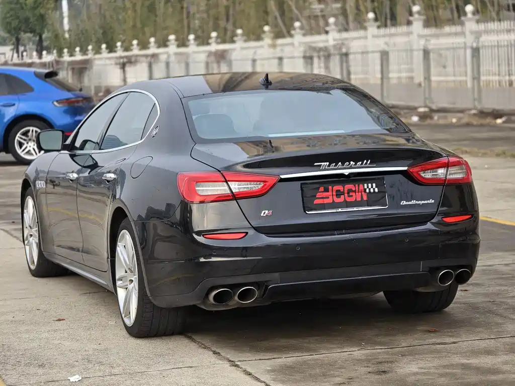 Maserati Quattroporte 2017 — фото 16