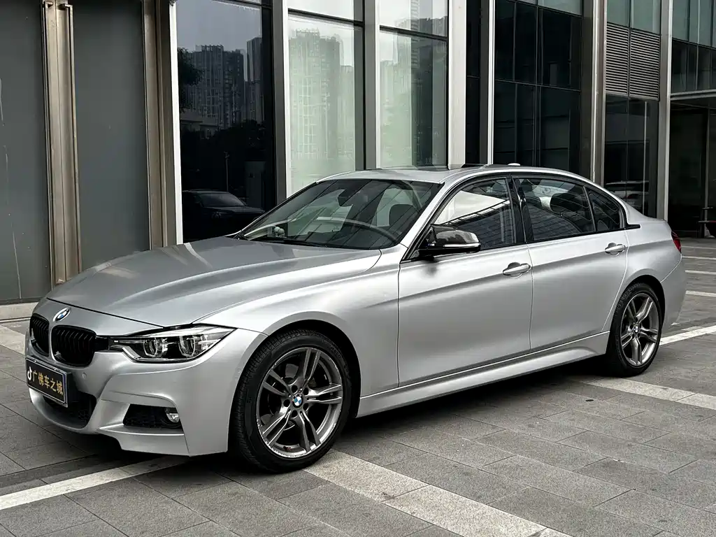 BMW 3 Series 2018 — фото 1