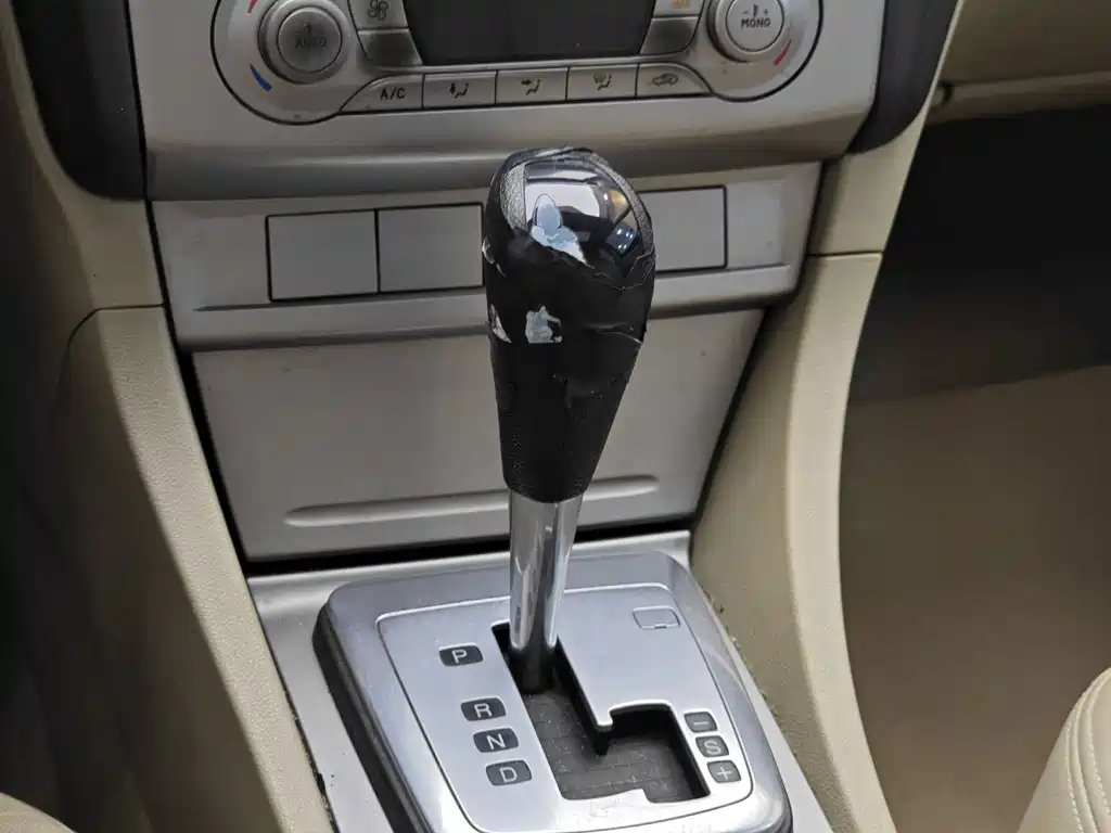 Ford Focus 2013 — фото 17